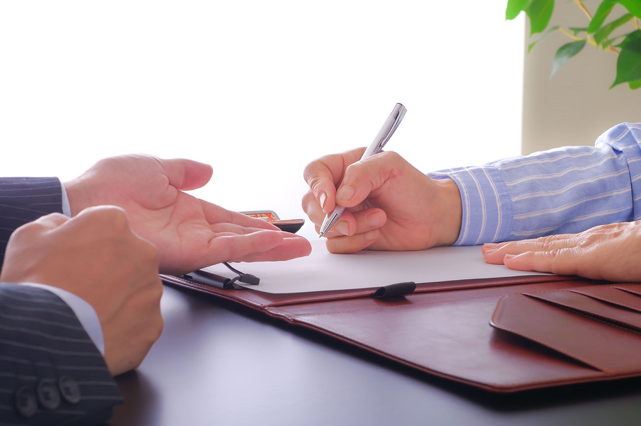 シェアオフィスを短期で借りる手続きは？