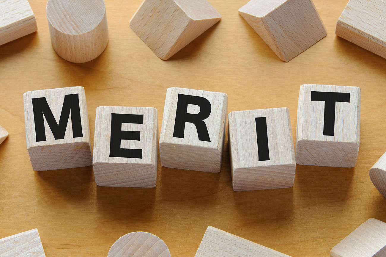 週末起業のメリットや人気の業種は？